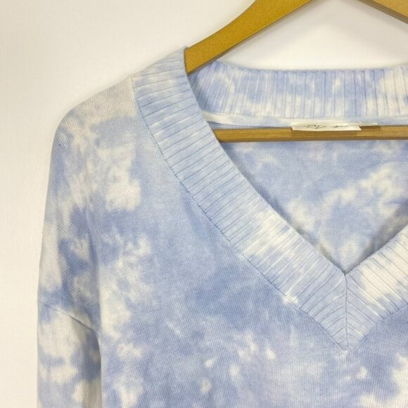 RD Style Blue and White Tie Dye V neck Swe… - Picture 4 of 5